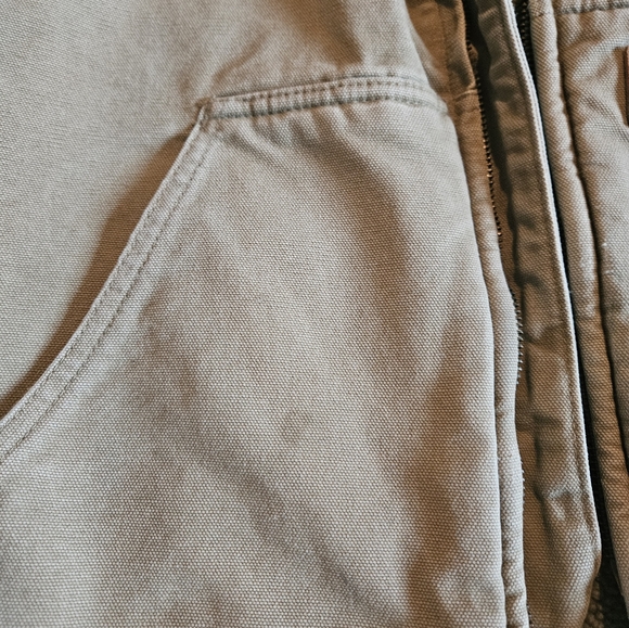 Carhartt Beige Sleeveless Vest with grey sherpa lining - Picture 5 of 6